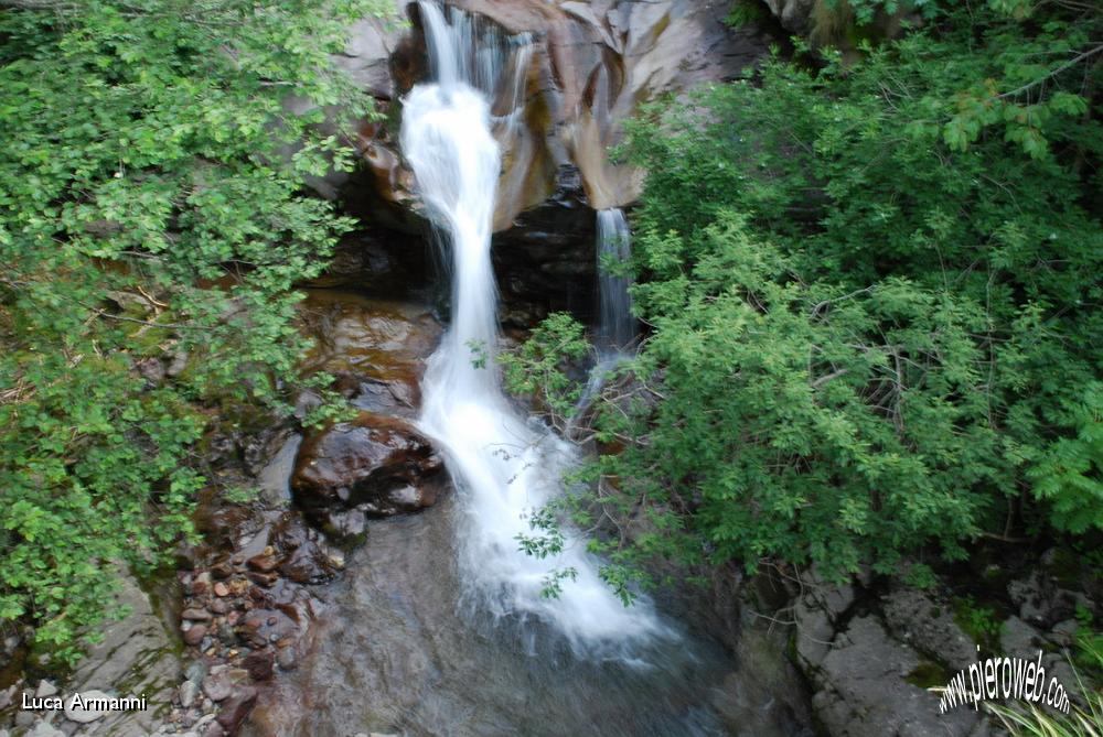 03 Cascata con effetto fotografico 2.JPG